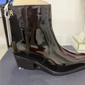 Tommy Hilfiger Shiny Black# 7.5 gorgeous ankle boots.